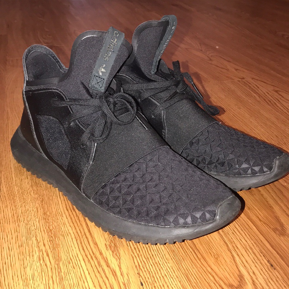 Adidas tubular defiant